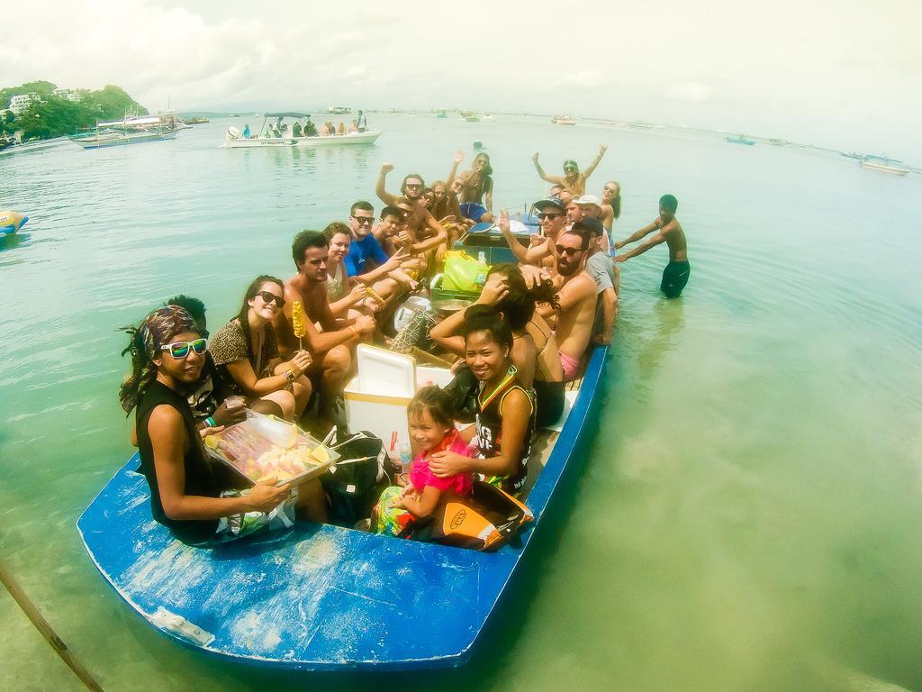 Jeepney Hostel And Kite Resort Balabag  Exterior foto