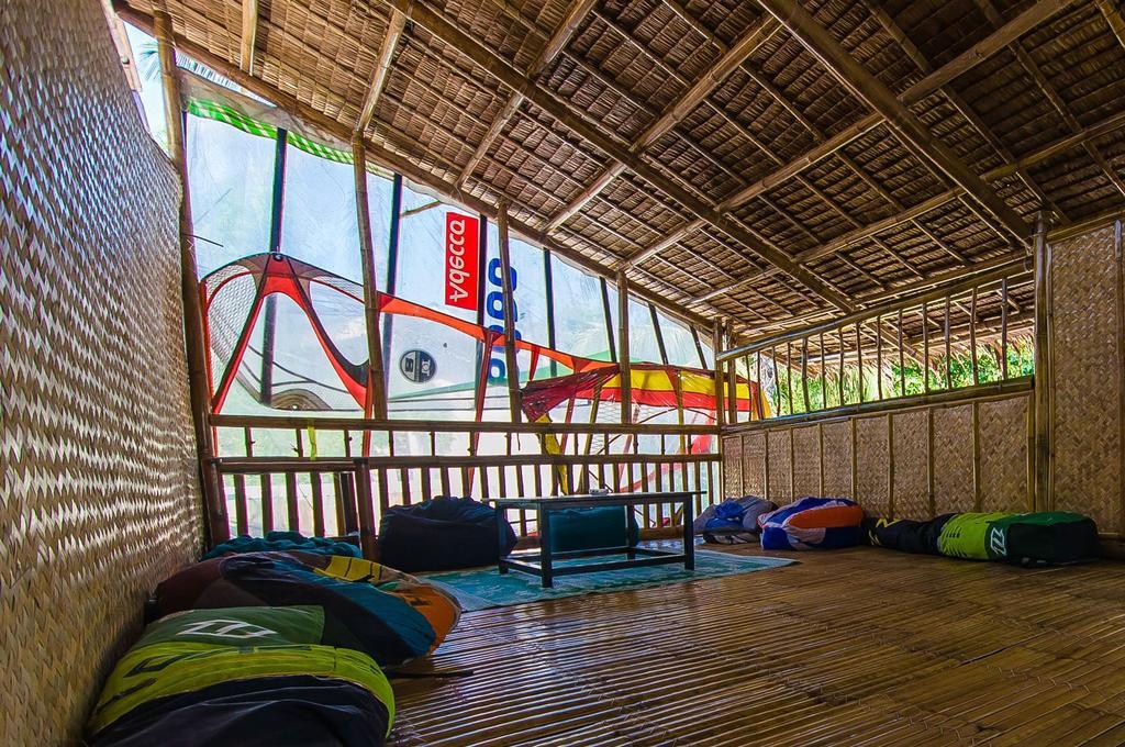 Jeepney Hostel And Kite Resort Balabag  Exterior foto